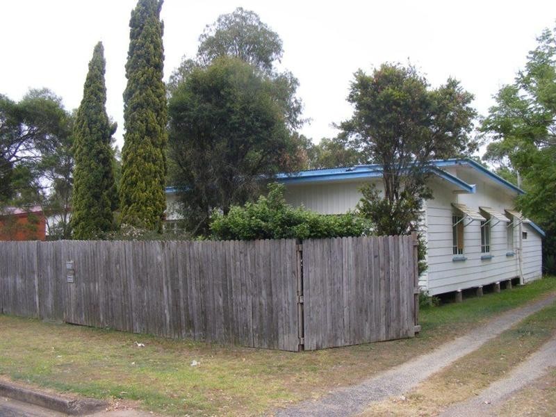 40 Drayton Street, Nanango QLD 4615