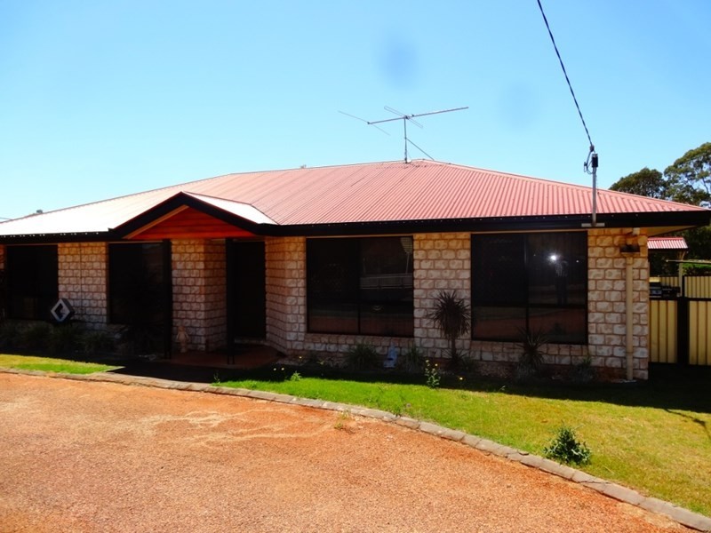 7 Matilda Street, Wooroolin QLD 4608