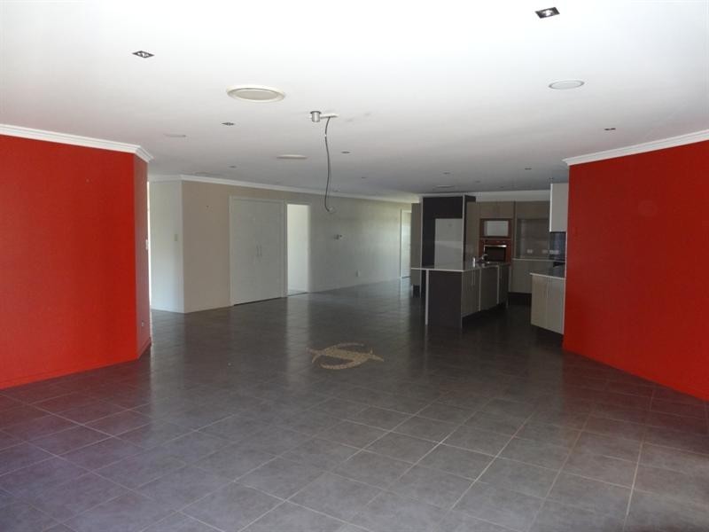 1 Poinciana Avenue, Kingaroy QLD 4610