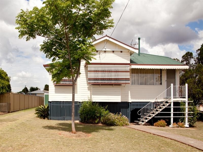 6 Fisher Street, Kingaroy QLD 4610