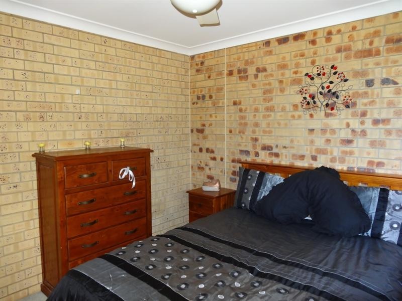 1and2/25 Windsor Circle, Kingaroy QLD 4610