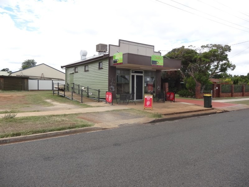 17 RIVER Road, Kingaroy QLD 4610