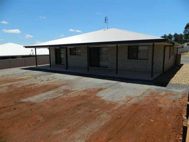30 Bernard Crescent, Kingaroy QLD 4610