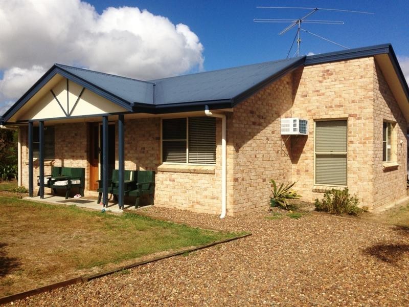 29 Bunker Avenue, Nanango QLD 4615