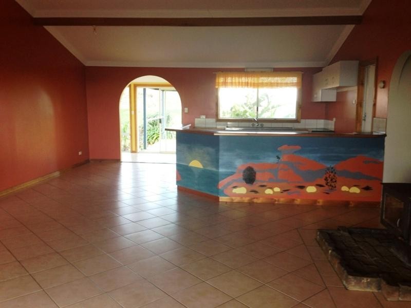 42 Hicken Way, Nanango QLD 4615