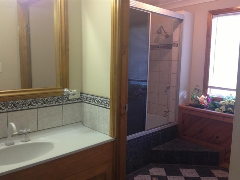 42 Hicken Way, Nanango QLD 4615