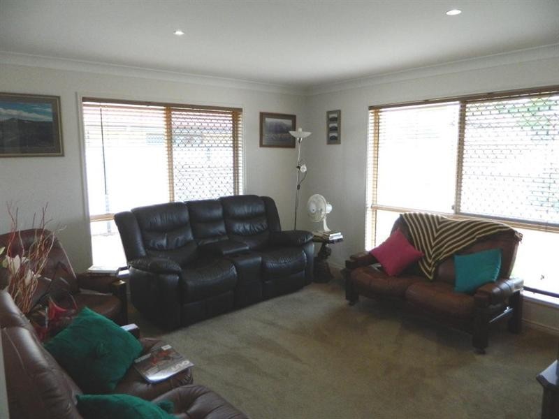 10 Poinciana Avenue, Kingaroy QLD 4610