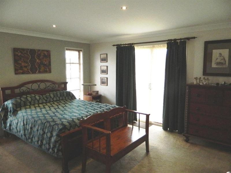 10 Poinciana Avenue, Kingaroy QLD 4610