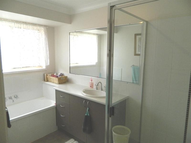 10 Poinciana Avenue, Kingaroy QLD 4610