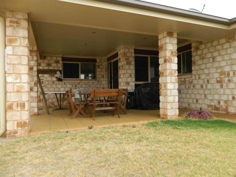 10 Poinciana Avenue, Kingaroy QLD 4610