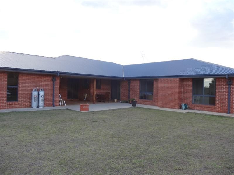 10 Panorama, Kingaroy QLD 4610