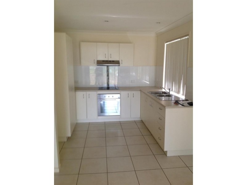 18 Clarence Street, Cooyar QLD 4402