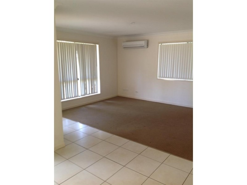 18 Clarence Street, Cooyar QLD 4402