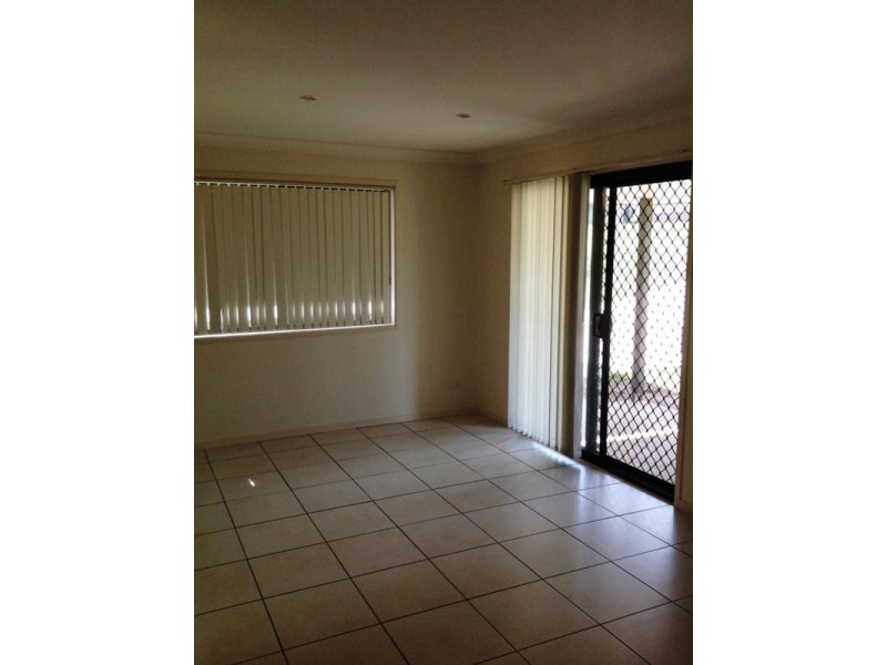 18 Clarence Street, Cooyar QLD 4402