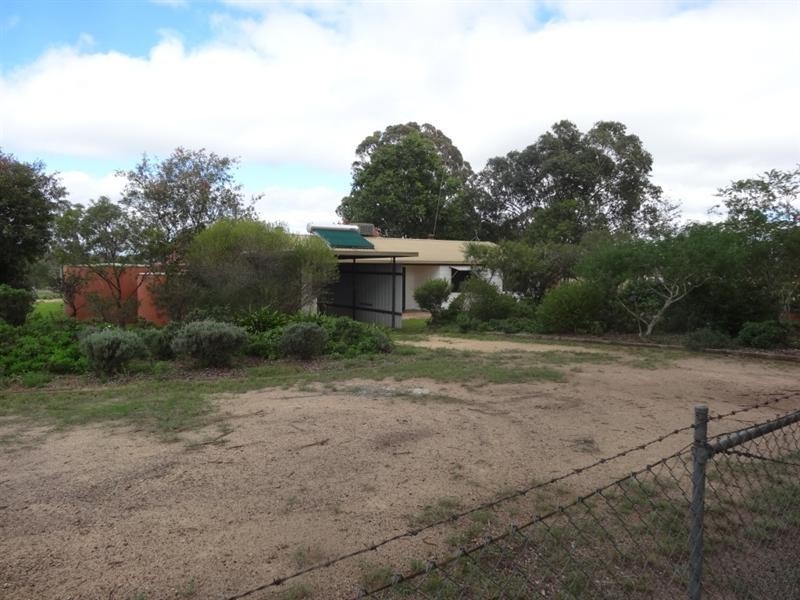 221 Lankowskis Road, Kingaroy QLD 4610