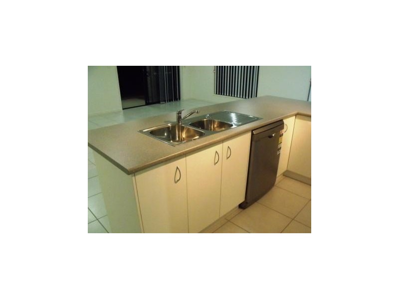 1 Oasis Drive, Kingaroy QLD 4610