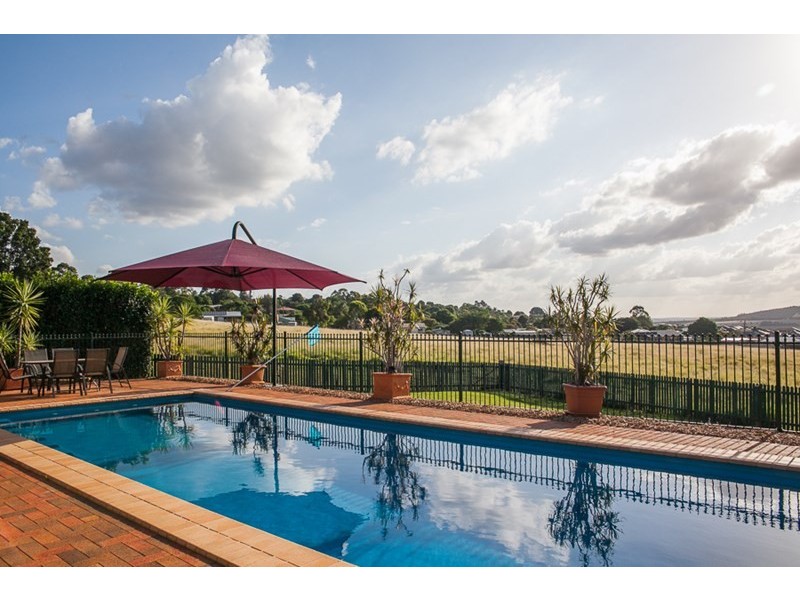 66 moore Street, Kingaroy QLD 4610