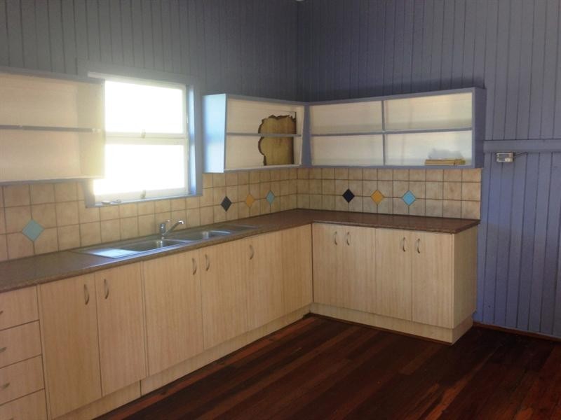 22 Gipps Street, Nanango QLD 4615