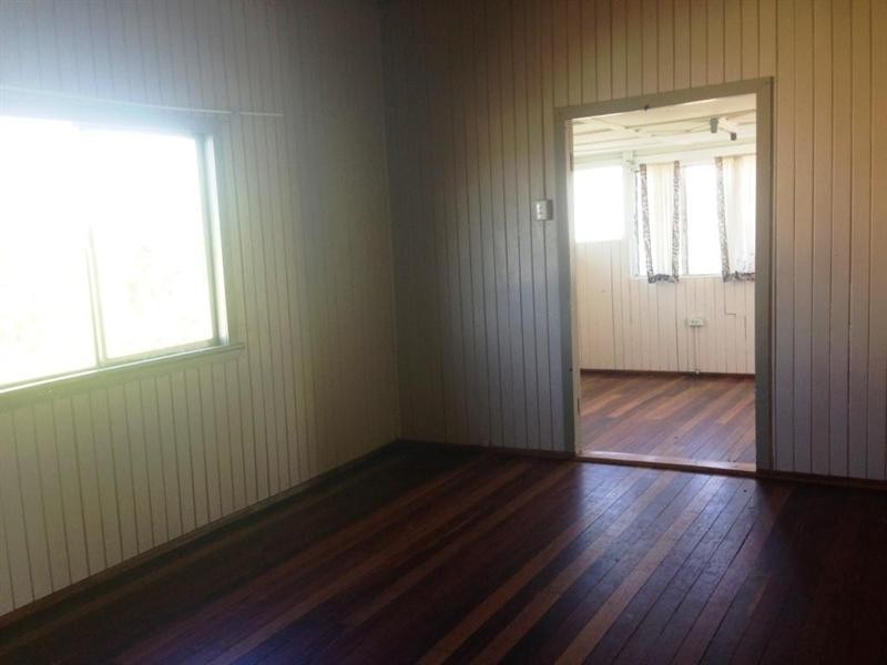 22 Gipps Street, Nanango QLD 4615