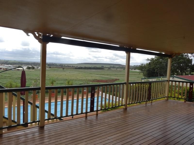 66 moore Street, Kingaroy QLD 4610