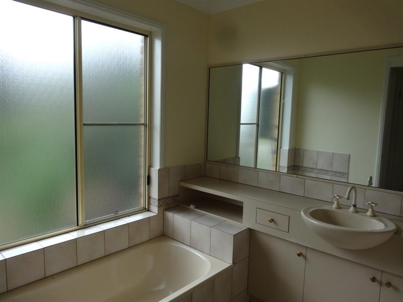 66 moore Street, Kingaroy QLD 4610