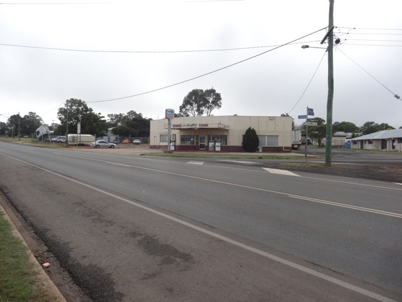 122-124 youngman, Kingaroy QLD 4610