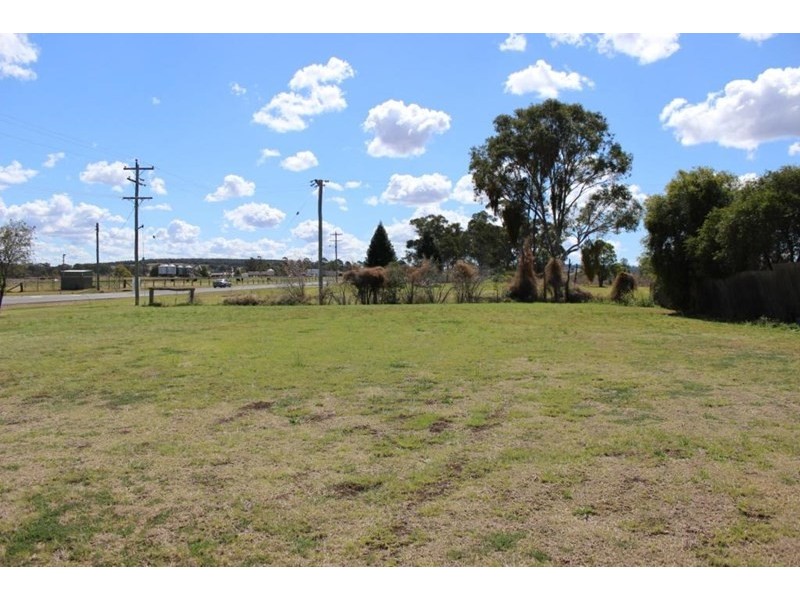 2 Banksia Drive, Kingaroy QLD 4610