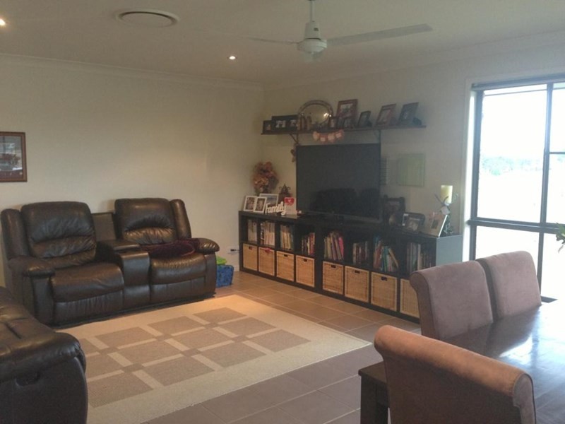 40 McEwan Road, Nanango QLD 4615