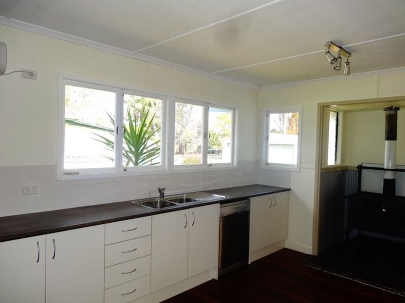 11 KNIGHT, Kingaroy QLD 4610