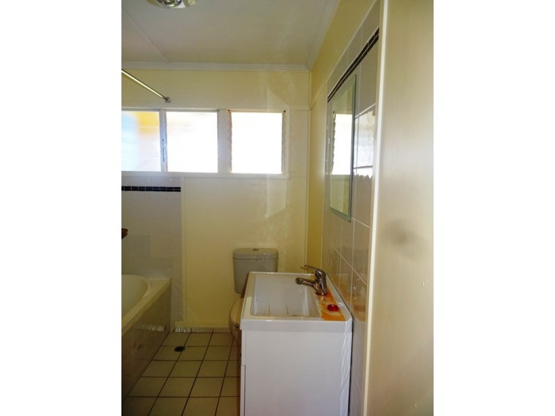 11 KNIGHT, Kingaroy QLD 4610