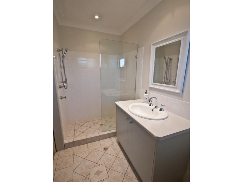 13 warren, Wondai QLD 4606