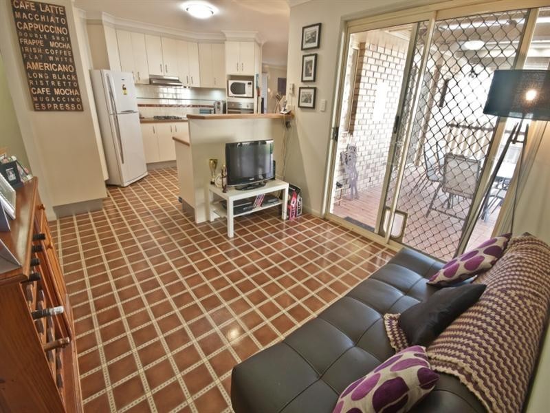 13 warren, Wondai QLD 4606