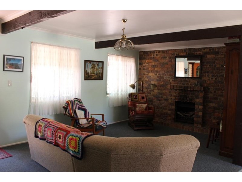 1 Hilltop Court, Kingaroy QLD 4610