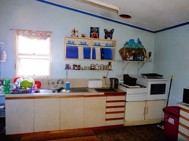 7 belle, Kingaroy QLD 4610