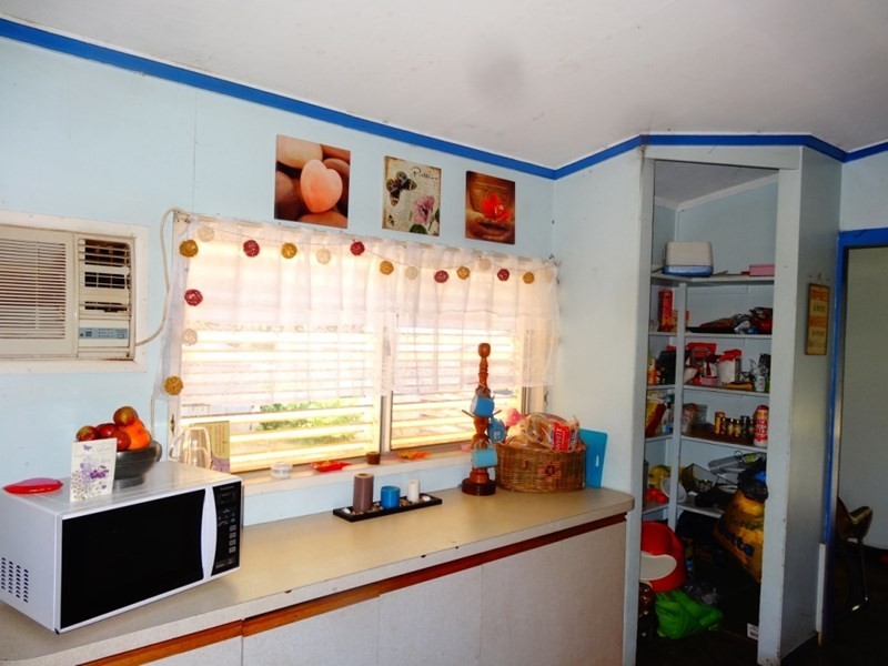 7 belle, Kingaroy QLD 4610