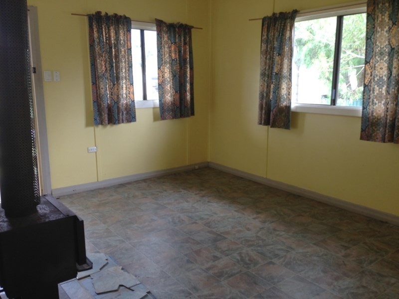 78 Burnett Street, Nanango QLD 4615