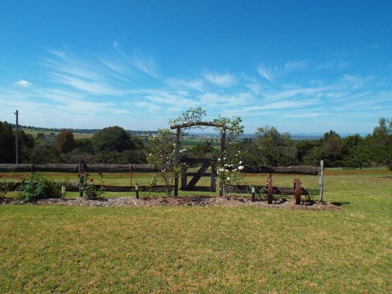 33 Couchmans Road, Kingaroy QLD 4610