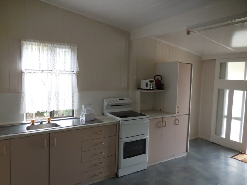 36 hodge, Kingaroy QLD 4610