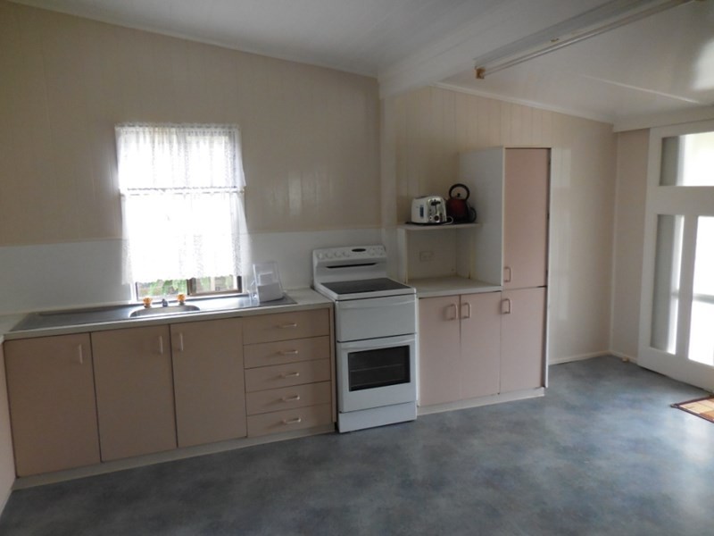 36 hodge, Kingaroy QLD 4610