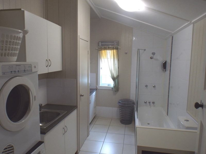 25 Hodge Street, Kingaroy QLD 4610