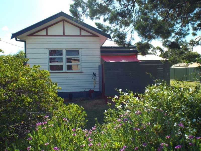 3 Mant Street, Kingaroy QLD 4610