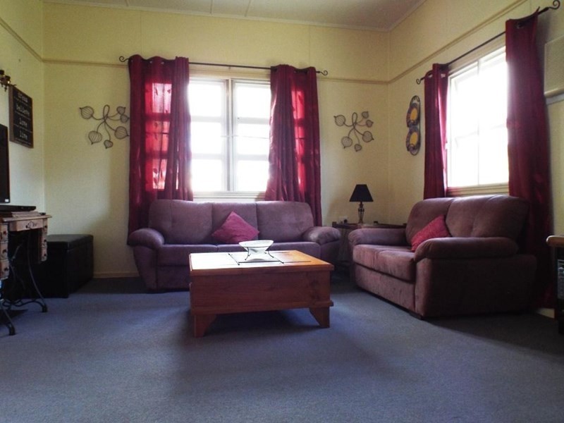 3 Mant Street, Kingaroy QLD 4610