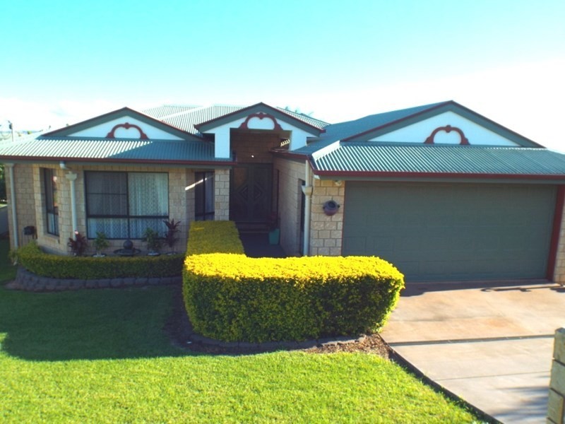 27 Adermann Drive, Kingaroy QLD 4610