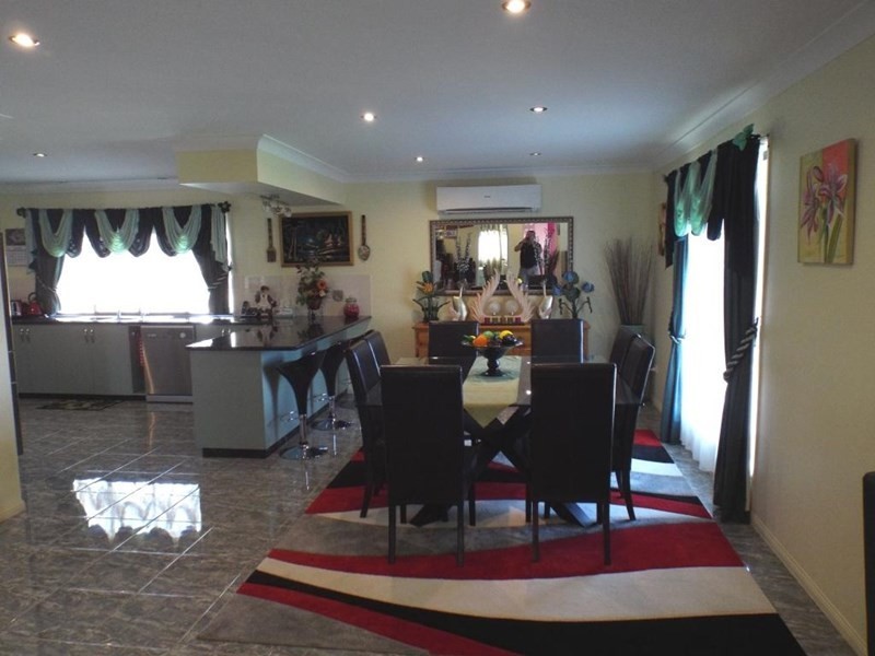 27 Adermann Drive, Kingaroy QLD 4610