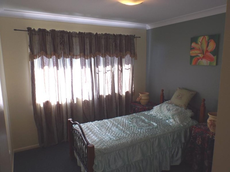 27 Adermann Drive, Kingaroy QLD 4610