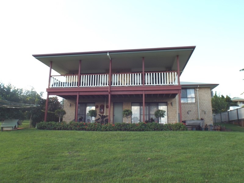 27 Adermann Drive, Kingaroy QLD 4610