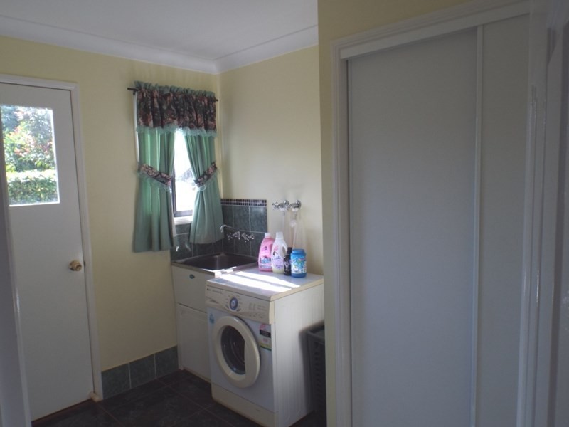 27 Adermann Drive, Kingaroy QLD 4610