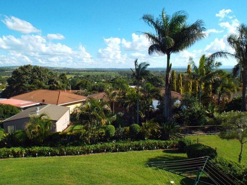 27 Adermann Drive, Kingaroy QLD 4610
