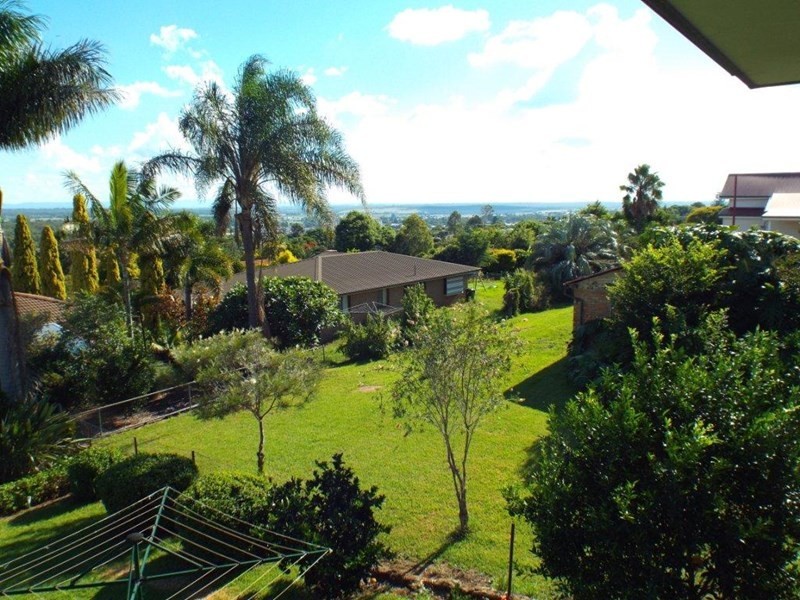 27 Adermann Drive, Kingaroy QLD 4610
