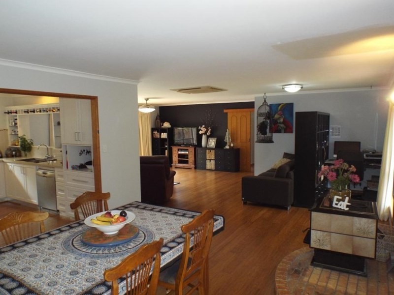 21 Bella Vista Avenue, Kingaroy QLD 4610